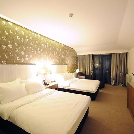 Hotel 1000 Ruza Belgrad Dış mekan fotoğraf