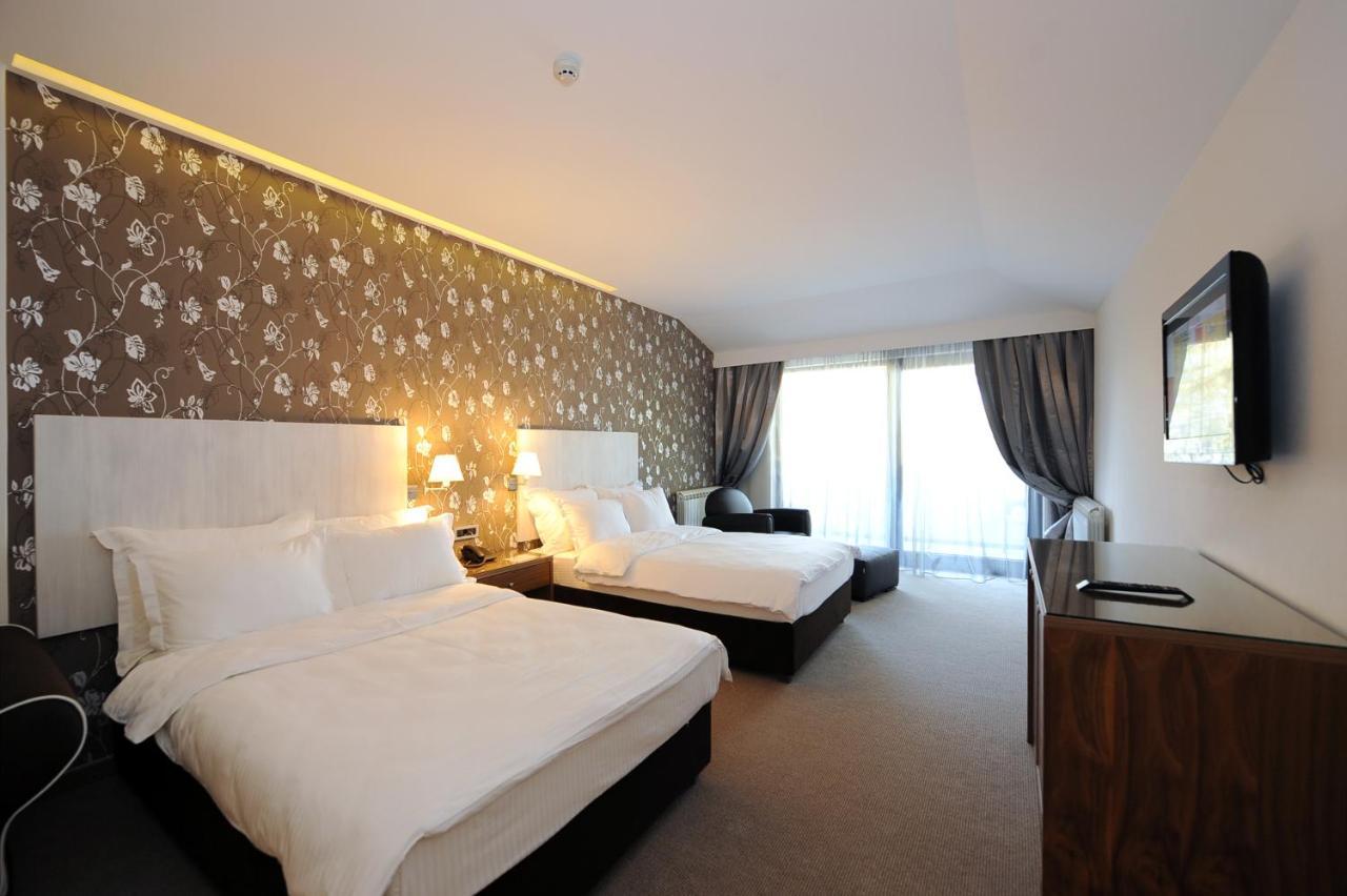Hotel 1000 Ruza Belgrad Dış mekan fotoğraf