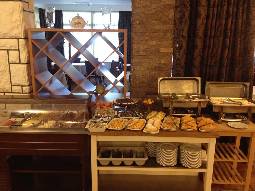 Hotel 1000 Ruza Belgrad Dış mekan fotoğraf
