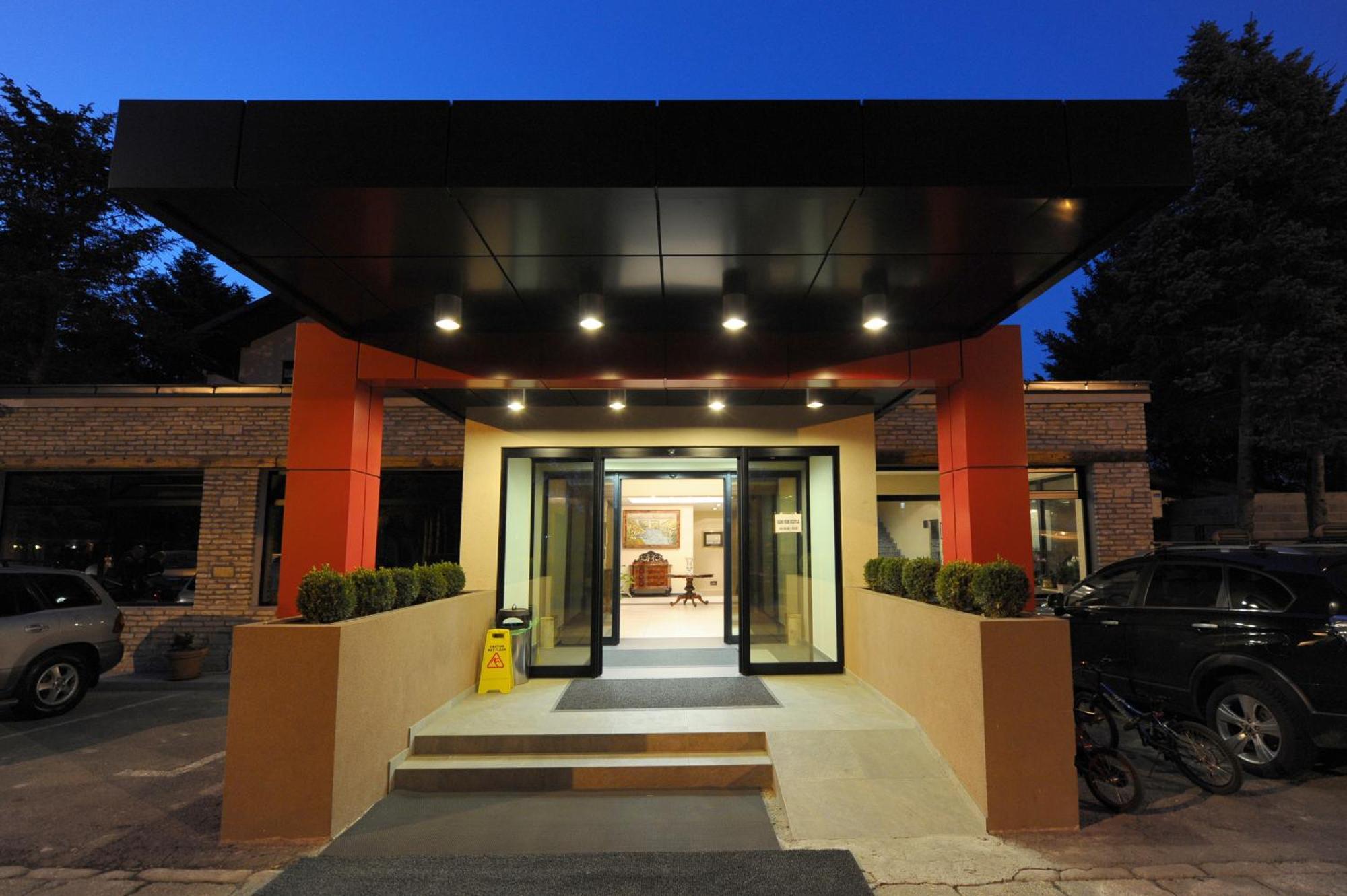 Hotel 1000 Ruza Belgrad Dış mekan fotoğraf
