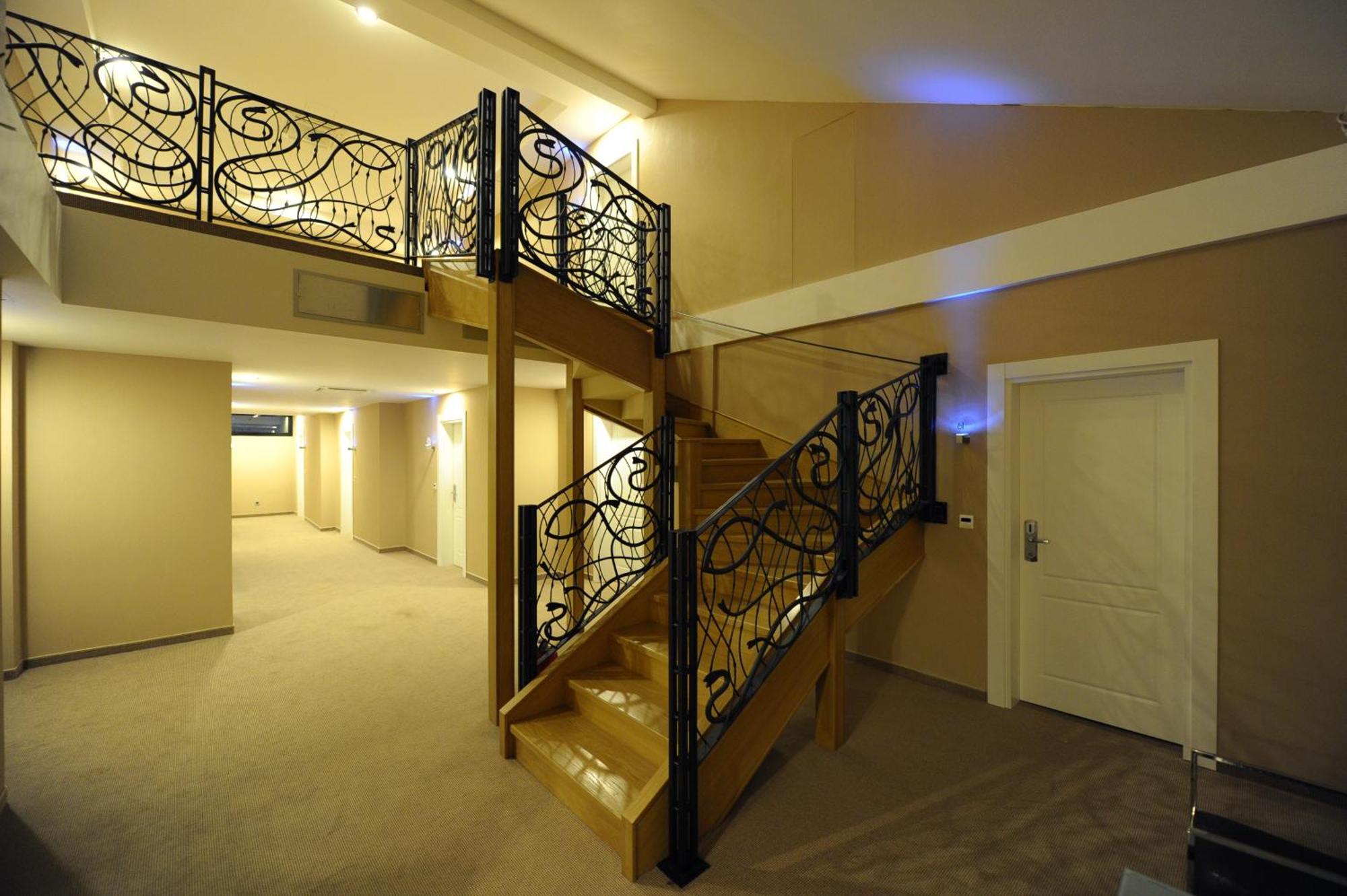 Hotel 1000 Ruza Belgrad Dış mekan fotoğraf