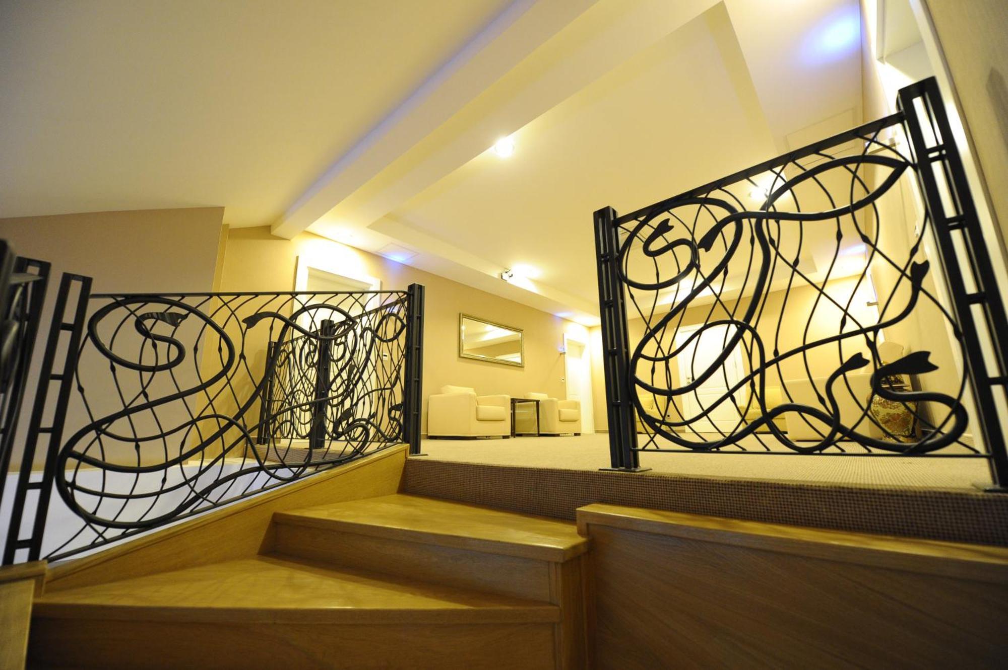 Hotel 1000 Ruza Belgrad Dış mekan fotoğraf
