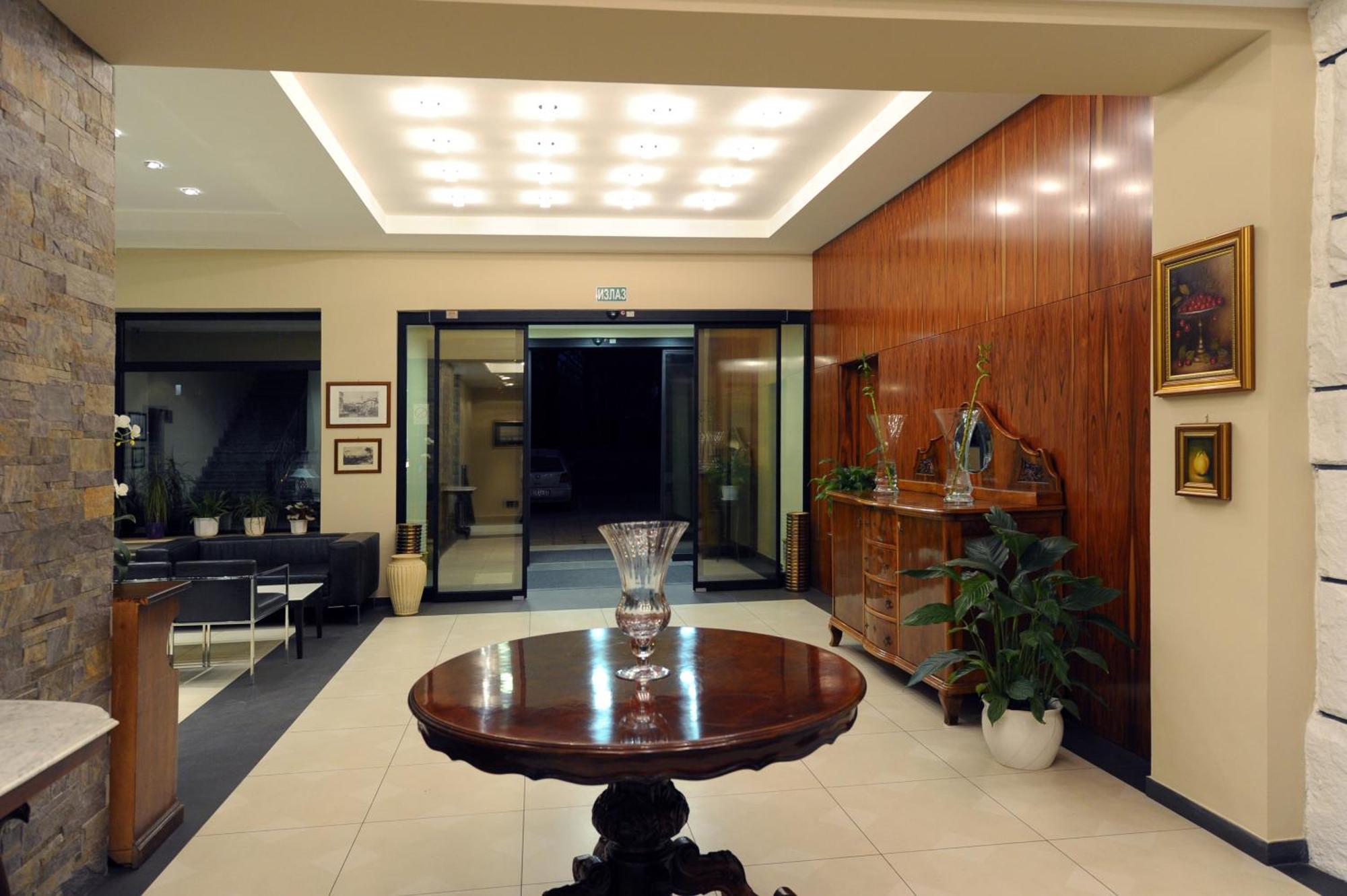 Hotel 1000 Ruza Belgrad Dış mekan fotoğraf