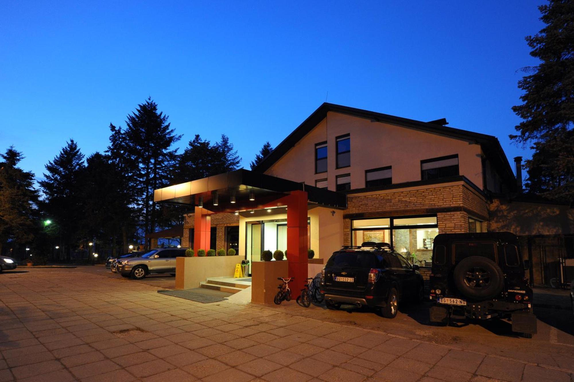 Hotel 1000 Ruza Belgrad Dış mekan fotoğraf