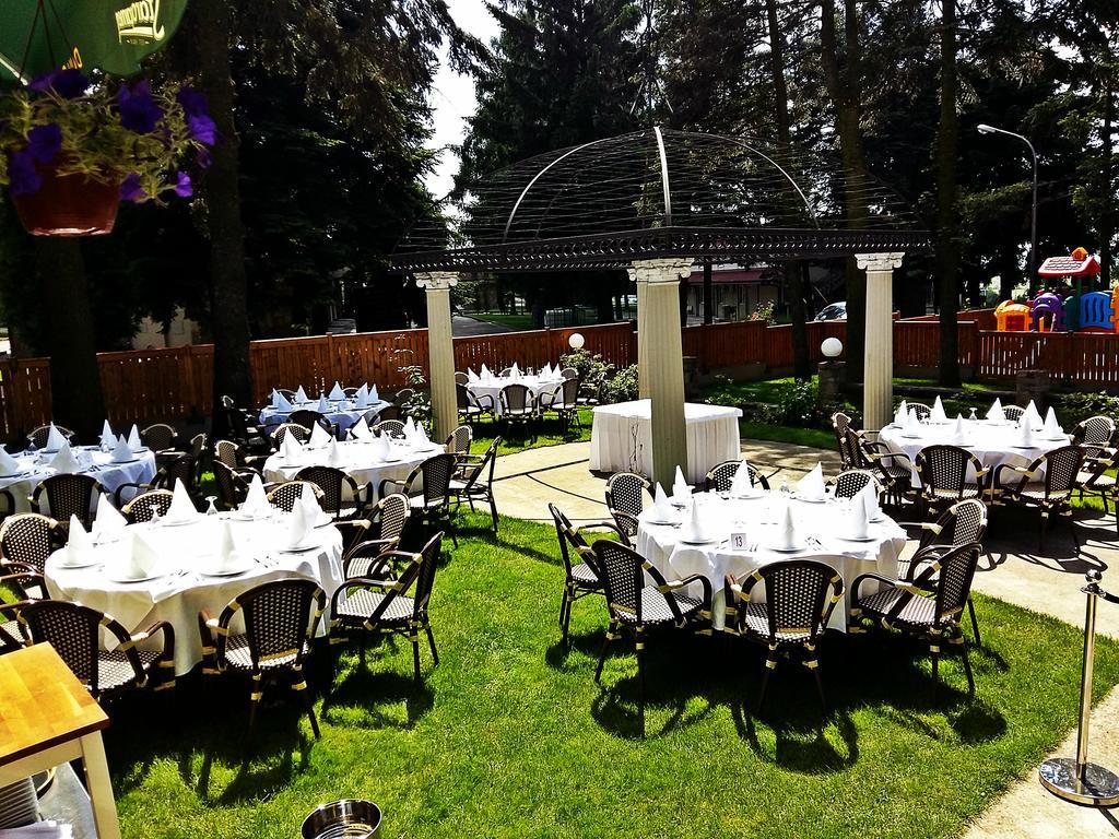 Hotel 1000 Ruza Belgrad Dış mekan fotoğraf